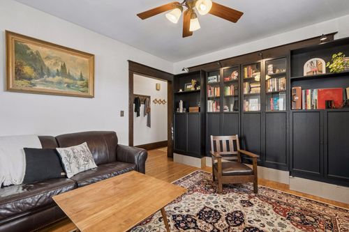 d-722 Grand Ave, Saint Paul, MN, 55105-3478 | Card Image