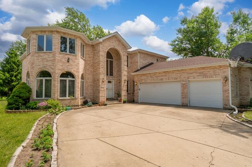 1007 Wildwood Ln, Mount Prospect, IL, 60056-6404 | Card Image