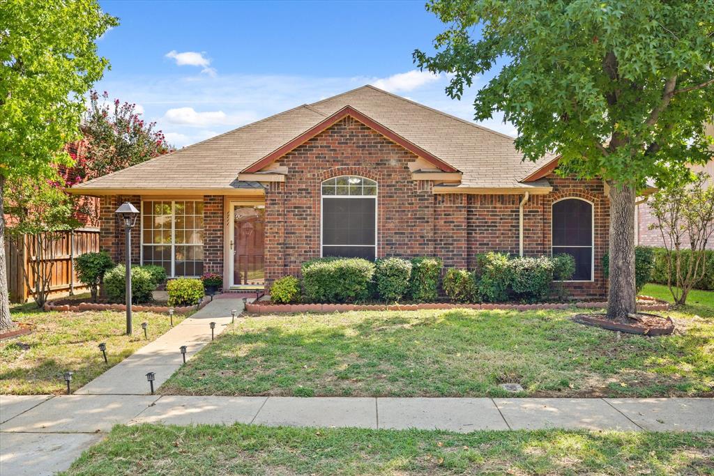 Creekpoint Dr, Lewisville, TX 75067