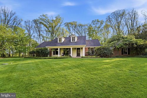 1 Oak Tree Ln, MALVERN, PA, 19355-2811 | Card Image
