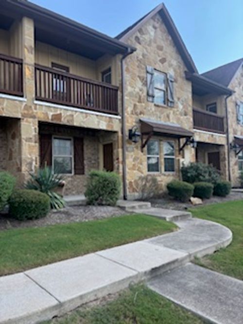 107 Deacon Dr, College Station, TX, 77845-6435 | Card Image