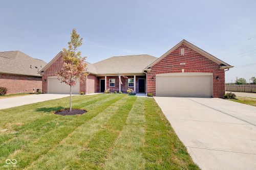 2843 Grandview Ln, Greenwood, IN, 46143-7842 | Card Image