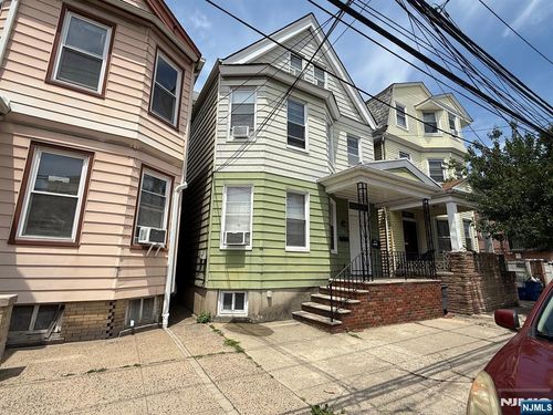 16 Ann St, Harrison, NJ, 07029-1812 | Card Image