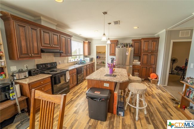 Spacious Kitchen | Image 16