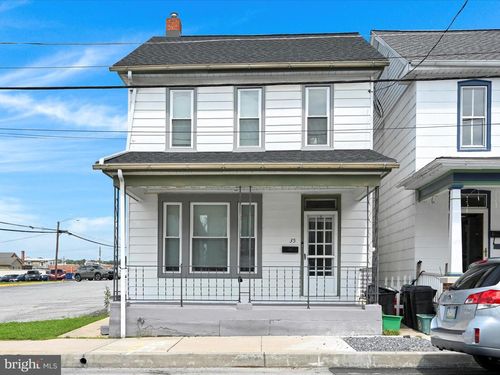 35 E Washington St, ELIZABETHTOWN, PA, 17022-2332 | Card Image