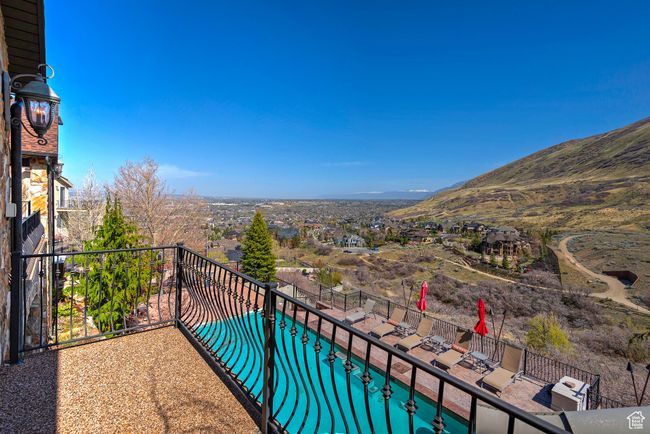 Balcony with a mountain view | Image 12