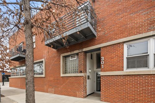 unit-203-301 E Court Ave, Des Moines, IA, 50309-2008 | Card Image