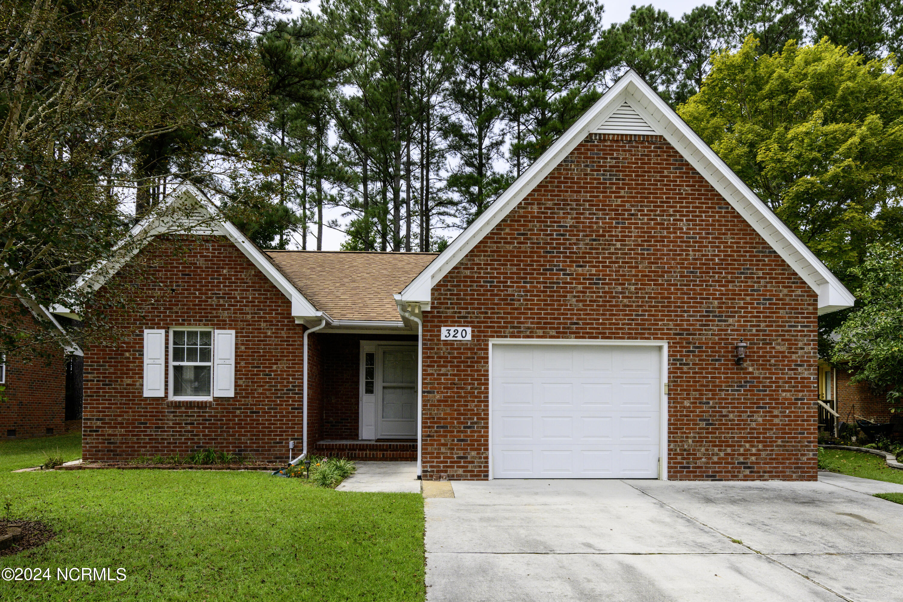 Lakemere Dr, New Bern, NC 28562