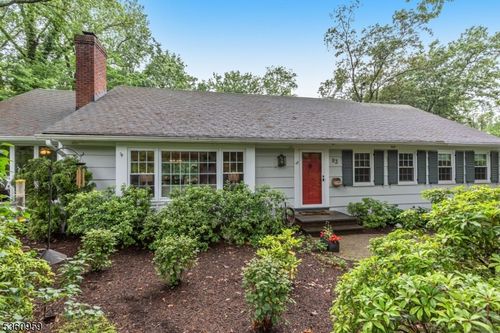 83 Ryder Way, New Providence, NJ, 07974-1223 | Card Image