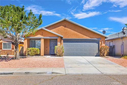 13499 Merry Oaks Street, Victorville, CA, 92392 | Card Image