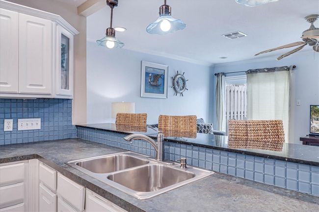 APT-229 - 4901 State Highway 361, Condo with 2 bedrooms, 2 bathrooms and null parking in Port Aransas TX | Image 16