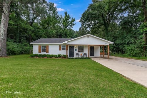 2147 Pine Hill Rd, Shreveport, LA, 71107-3013 | Card Image