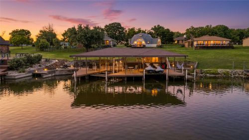 114 Seminole Dr, Lake Kiowa, TX, 76240-9443 | Card Image