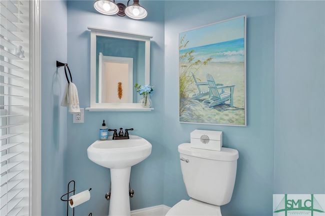 Half bath on main level | Image 18