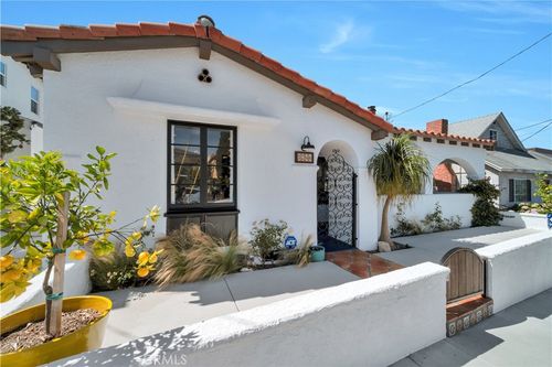 1246 1st St, Hermosa Beach, CA, 90254-5327 | Card Image