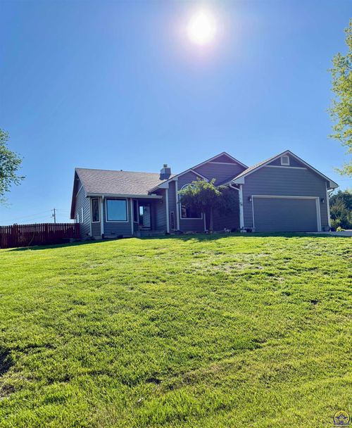 6506 Crescent Rim Dr, Ozawkie, KS, 66070-4119 | Card Image