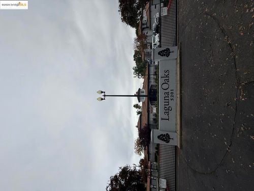 unit-70-5201 5201 Laguna Oaks Dr, Elk Grove, CA, 95758 | Card Image