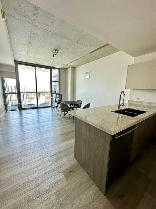 h1811-3301 Ne 1st Ave, Miami, FL, 33137-4271 | Card Image