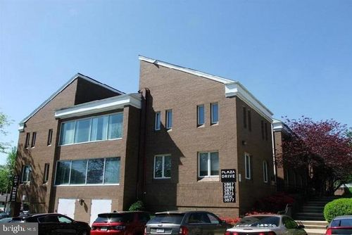 3873 Plaza Dr, Fairfax, VA, 22030-2512 | Card Image