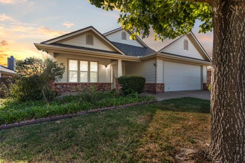 2541 Massey Ln, Robinson, TX, 76706-7456 | Card Image