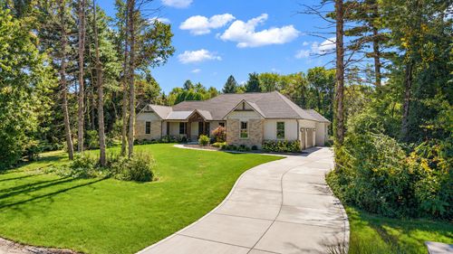 363 Ridgeview Dr, Chesterton, IN, 46304-7700 | Card Image