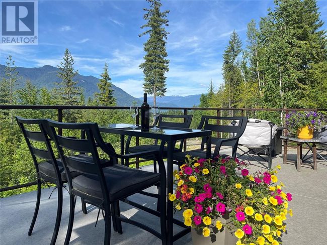 4784 Ivy Rd, House other with 5 bedrooms, 5 bathrooms and 5 parking in Eagle Bay BC | Image 6