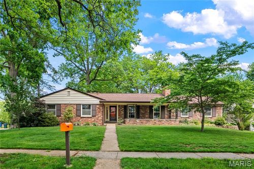 429 Geyer Forest Dr, Kirkwood, MO, 63122-7114 | Card Image