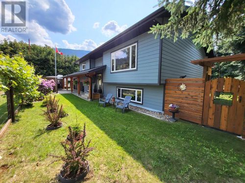 303 Delany Ave, Slocan, BC, V0G2C0 | Card Image