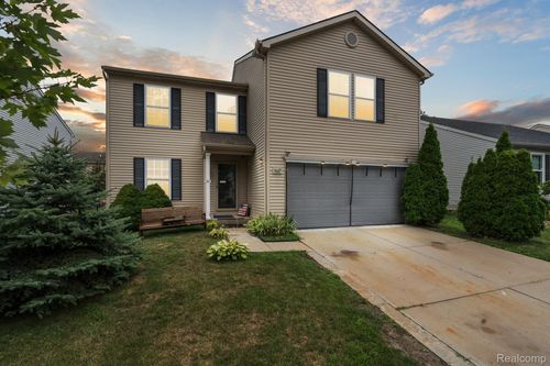 8627 Cass River Dr, Fowlerville, MI, 48836-9061 | Card Image
