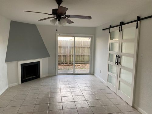 70-10075 Westpark Dr, Houston, TX, 77042-5911 | Card Image