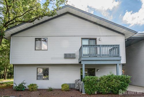 apt-101-20 Delar Pkwy, Franklin Park, NJ, 08823-1317 | Card Image