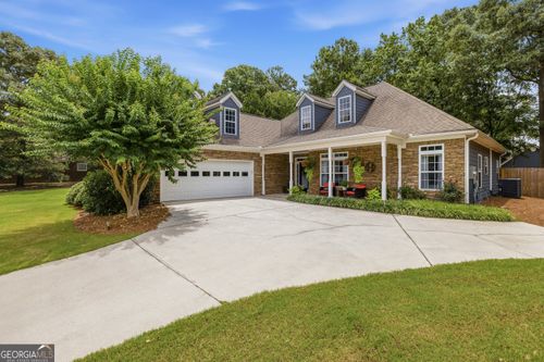 135 Clear Spring Ln, Oxford, GA, 30054-4628 | Card Image