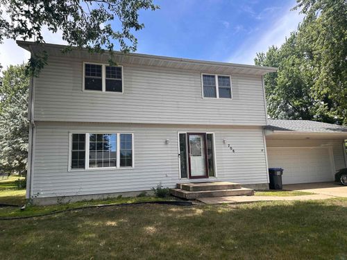 708 Clover Ln, Storm Lake, IA, 50588-2701 | Card Image