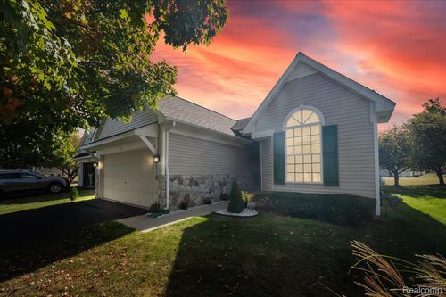 913 Rikki Ann Ct, Wixom, MI, 48393-4516 | Card Image