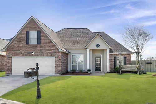 15167 Amanda Dr, Gonzales, LA, 70737-7566 | Card Image