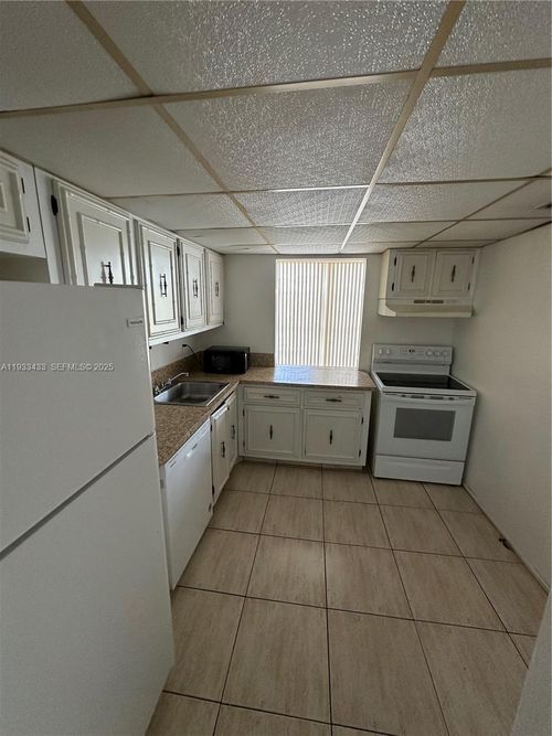 apt-312-2101 Atlantic Shores Blvd, Hallandale Beach, FL, 33009-2858 | Card Image