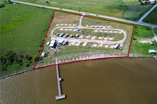 6649 State Highway 35 S, Palacios, TX, 77465-6016 | Card Image