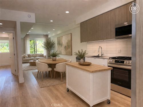 202-12078 Guerin St, Studio City, CA, 91604-0001 | Card Image