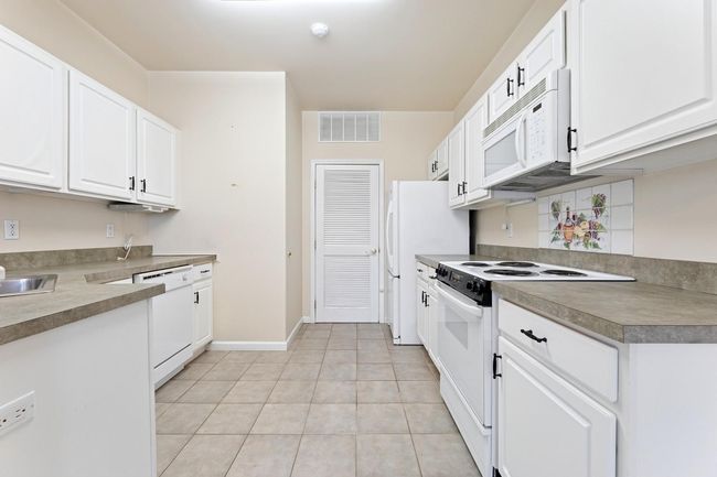 Oversized galley stylekitchen | Image 12