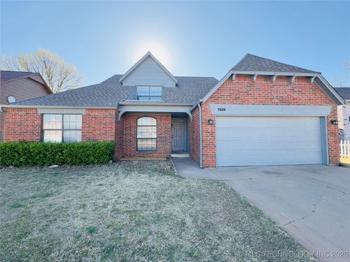 7528 S Trenton Pl, Tulsa, OK, 74136-7338 | Card Image