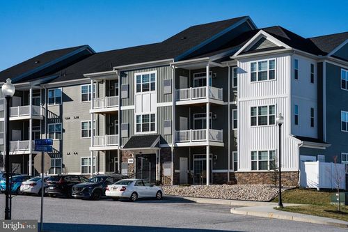2104 Hudson Ct, YORK, PA, 17403-1303 | Card Image