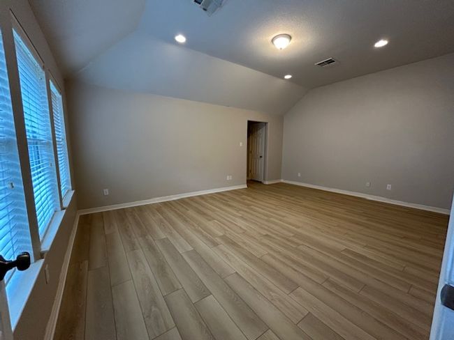 19321 Gale Meadow Dr, House other with 4 bedrooms, 3 bathrooms and 4 parking in Pflugerville TX | Image 12