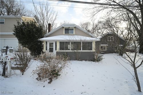 206 Olivet Ave, Coventry Township, OH, 44319-2327 | Card Image