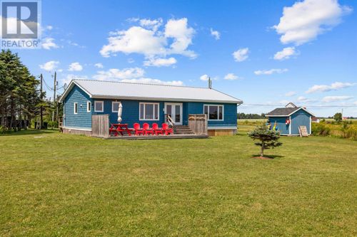 28 Gordons Way, Home with 3 bedrooms, 2 bathrooms and null parking in Borden Carleton PE | Card Image