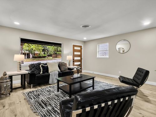 6005 Saint Johns Ln, Fort Worth, TX, 76114-3119 | Card Image