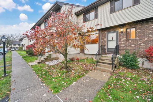 38-38 Robin Brook Dr, Newington, CT, 06111-4821 | Card Image