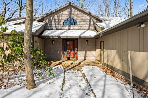 02400 37 1/2 St, Gobles, MI, 49055-8836 | Card Image