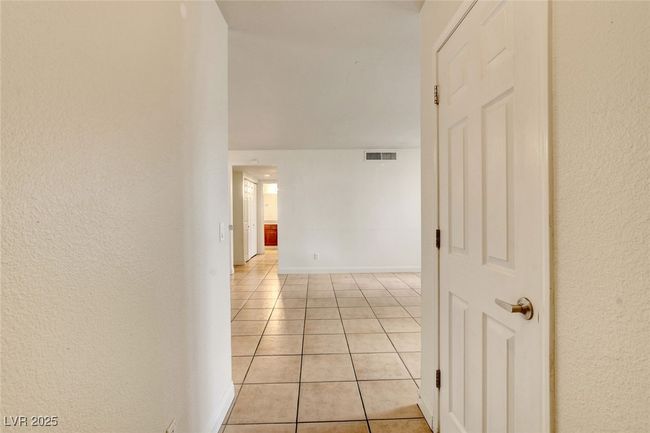 102 - 2801 N Rainbow Blvd, Condo with 2 bedrooms, 2 bathrooms and null parking in Las Vegas NV | Image 5