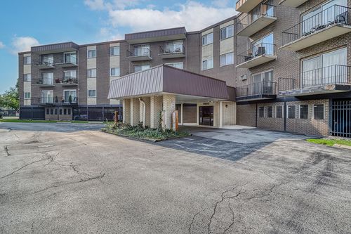 apt-305-9840 S Pulaski Rd, Oak Lawn, IL, 60453-3395 | Card Image