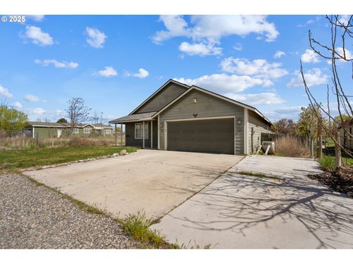 335 Se Third St, Irrigon, OR, 97844-6989 | Card Image